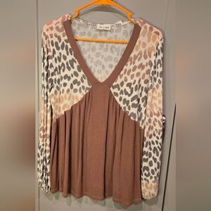 Lime & Chili V-Neck Animal Print Long Sleeve Top